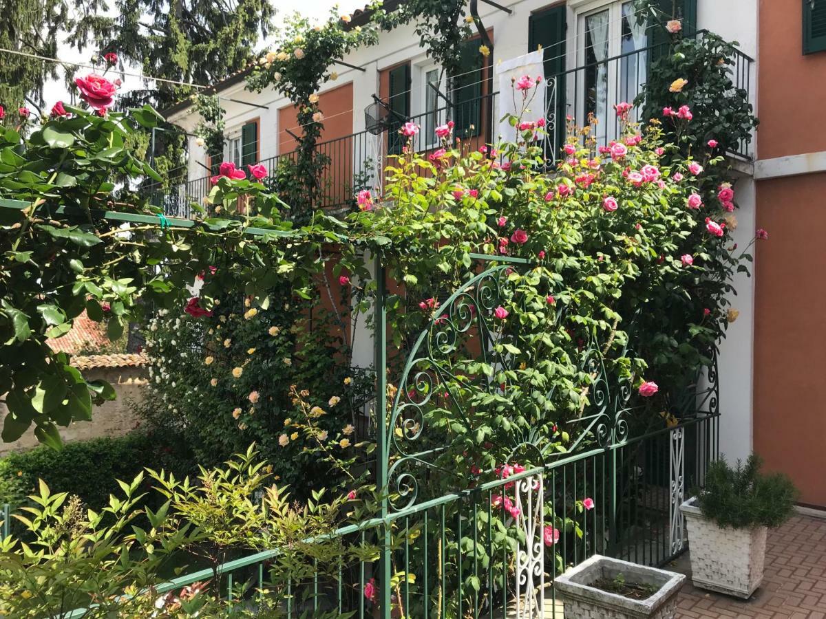 Bed & Roses “Gege” Apartment ลามอร์รา ภายนอก รูปภาพ